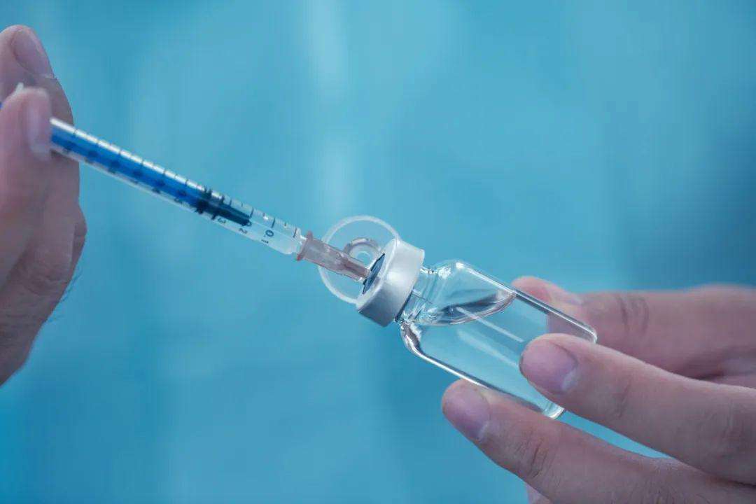 打了新冠疫苗還要戴口罩嗎？